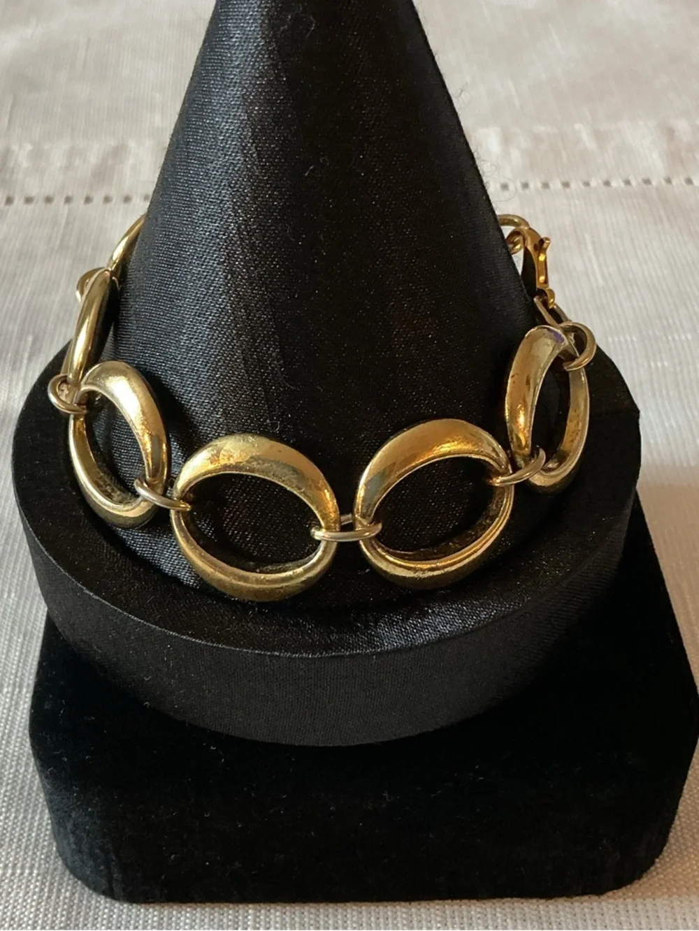 Oval Shaped Vintage Link Gold Tone Bracelet